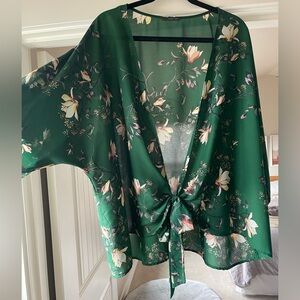 Beautiful green floral print top.